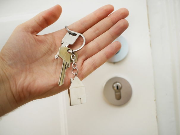https://LoraDzialo.StopRentingStartOwning.com